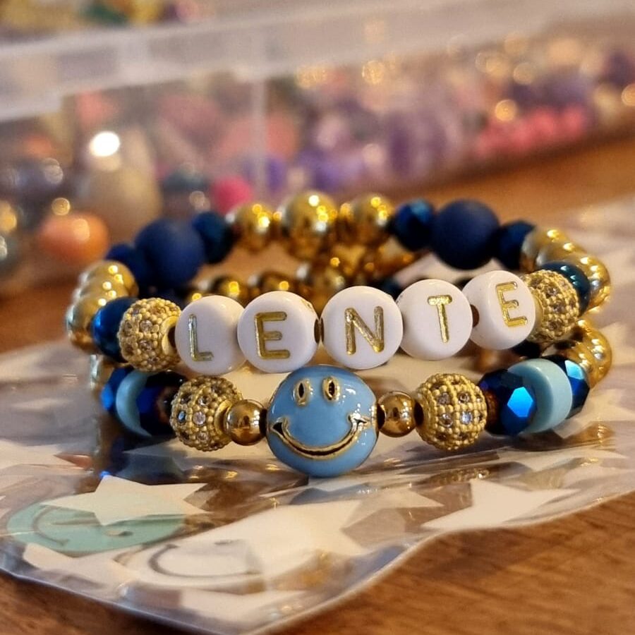 naamarmband met kralen, naam lente en smileys