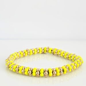 Flowerbeads armband van Label Six in neon yellow